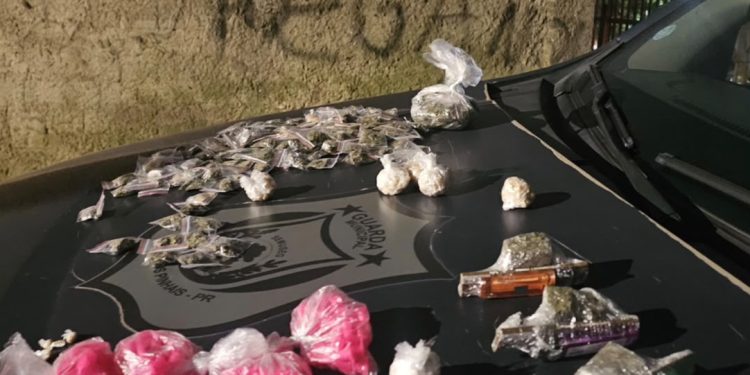ROMU prende homem com cerca de 700 porções de drogas em São José dos Pinhais