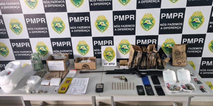 Motoboy desconfia de suposta entrega de lanche e ajuda PM a descobrir esquema de tráfico por delivery em Curitiba