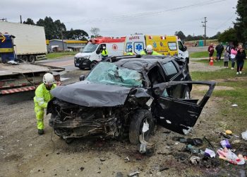 Colisão entre dois carros deixa nove pessoas feridas na Rodovia do Xisto