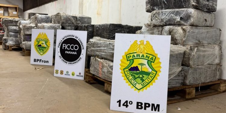 Polícia Militar apreende quase 3 toneladas de maconha escondidas em carga de sucata na BR-277