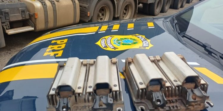 PRF recupera módulos eletrônicos furtados e prende homem por receptação em São José dos Pinhais