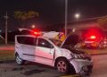 Indivíduo que transportava drogas tenta fugir da CORP e capota carro na Linha Verde