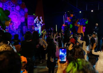 Shopping Estação promove tradicional Halloween gratuito com caça aos doces, brincadeiras e show da banda Rock Kids