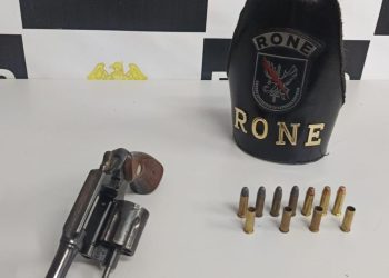 RONE prende suspeito e apreende arma após denúncia de disparos no Santa Cândida