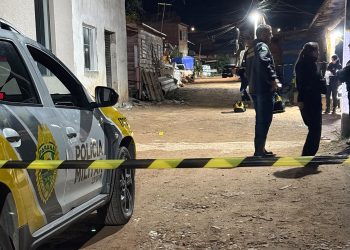 Homem morre e outras duas pessoas ficam gravemente feridas em ataque a tiros na CIC