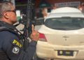 PRF recupera carro roubado com sinais de adulteração na BR-116, em Colombo