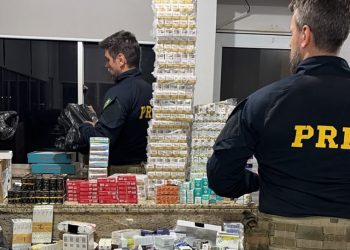 PRF apreende 4 mil caixas de medicamentos e anabolizantes na BR-277