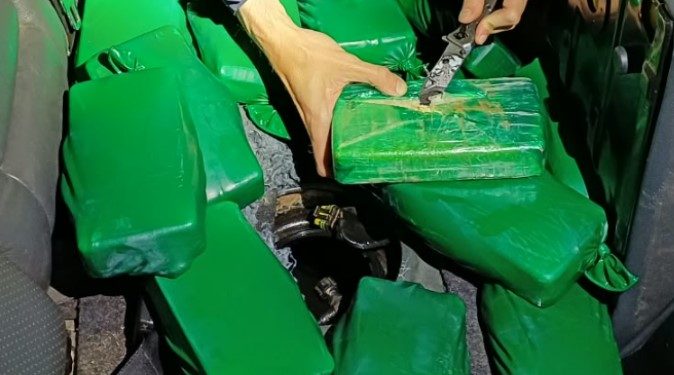 PRF apreende 21,9 kg de pasta base de cocaína escondidos em tanque de combustível